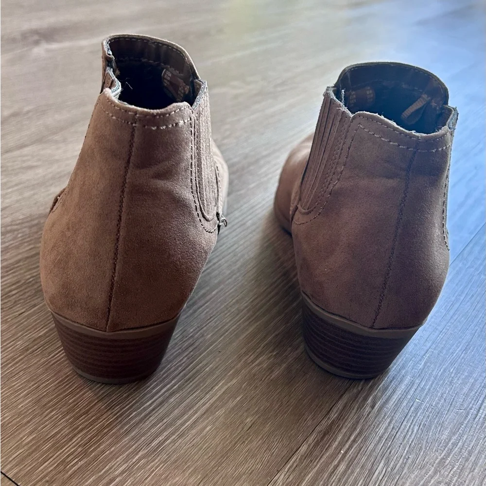 American Eagle - Shanna Chelsea ankle boot - cognac - size 7.5W - Picture 4 of 8